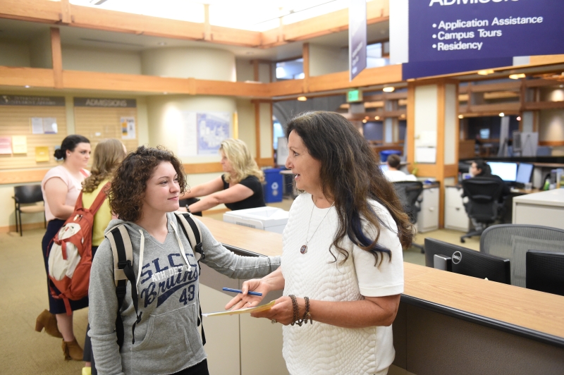 SLCC students working with an advisor